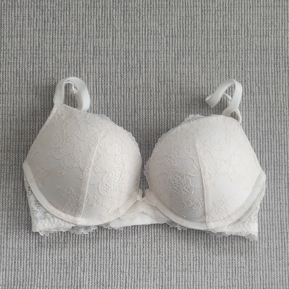 Victoria's Secret Lace Bra - Cream